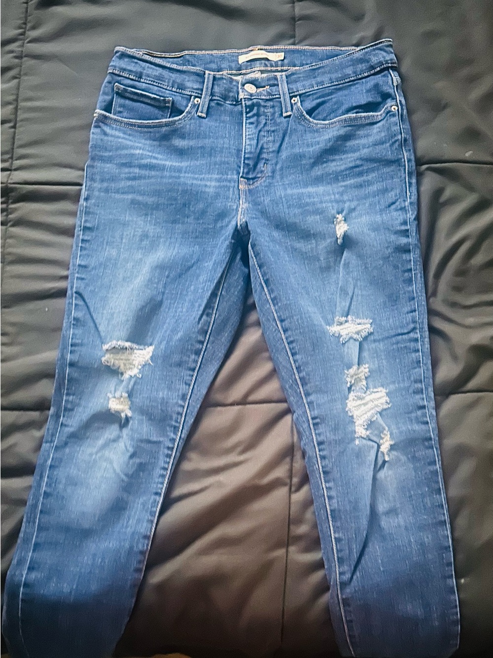Levi's Women's Distressed Dark Blue Skinny Jeans